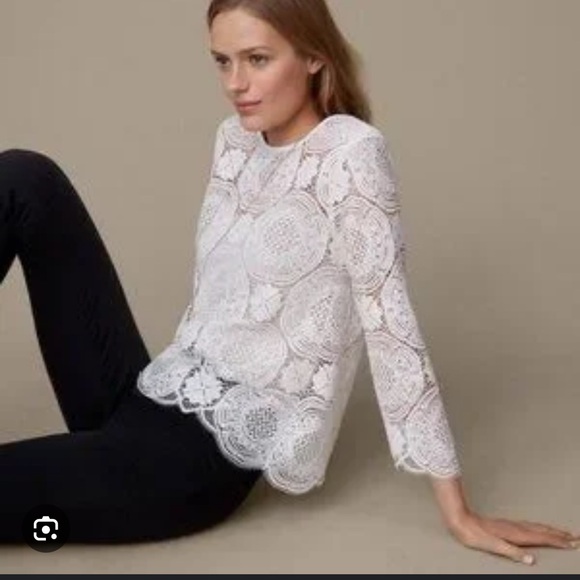 Loft women’s cream color lace medallion top Size medium - Picture 2 of 7